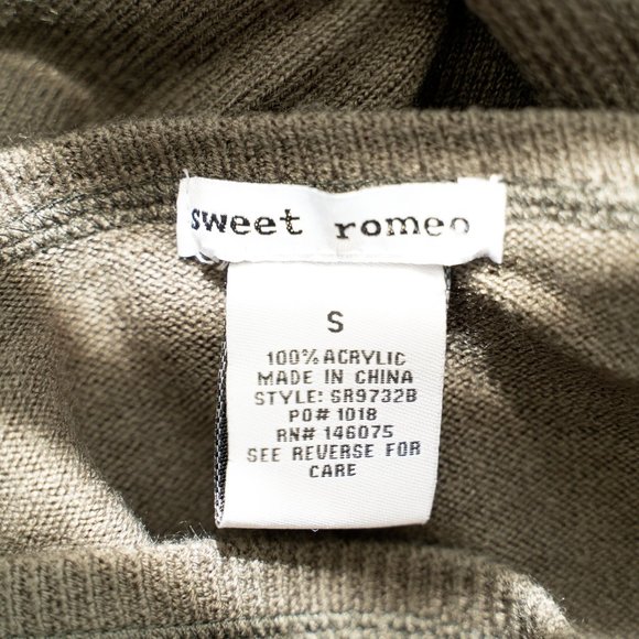 Sweet Romeo Loren Green Crew Neck Raglan Sleeve Pullover Sweater - Picture 4 of 4